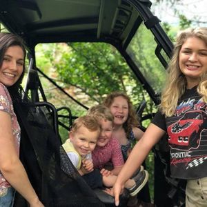 Meet your Posher, Rebekah